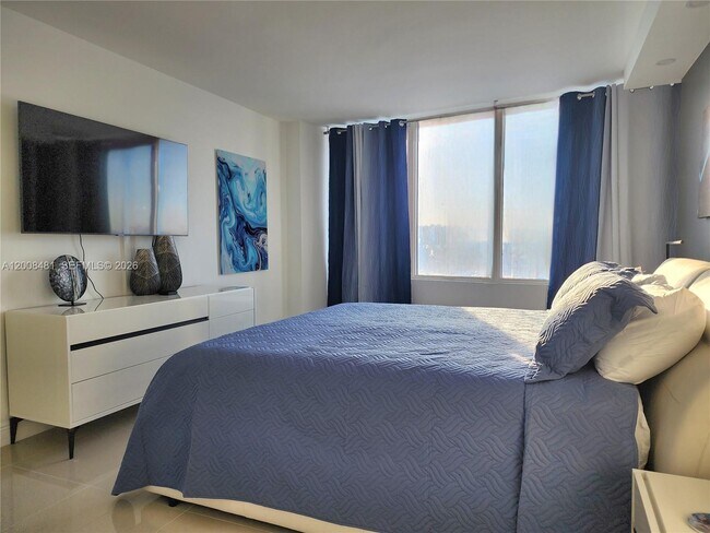 Building Photo - 3505 S Ocean Dr