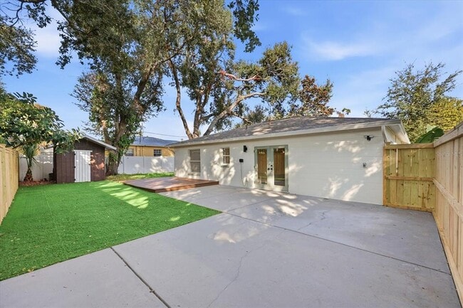 Building Photo - 2802 W North A St