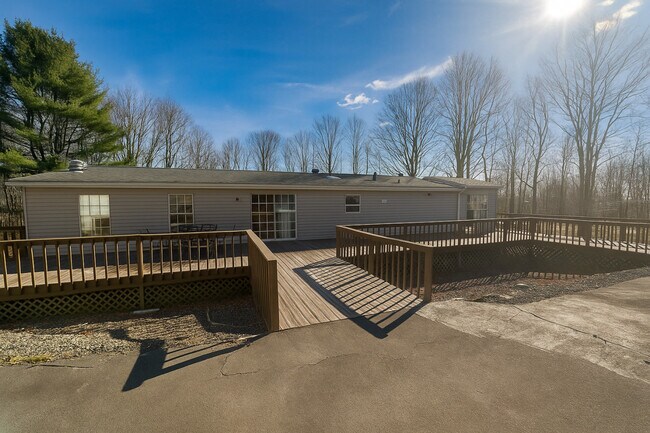 Building Photo - 44 Heinle Rd