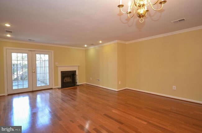Building Photo - 166 Crossbow Ln