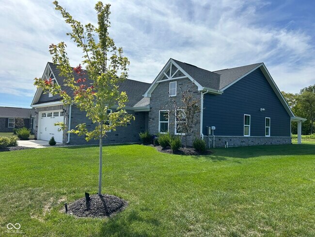 Building Photo - 982 Independence Dr