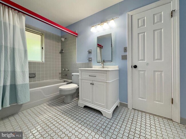 Building Photo - 11470 Mohawk Ct