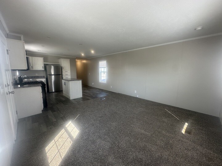 Building Photo - 38041 Chilver Ave