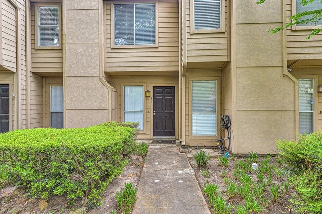 Building Photo - 1500 Sandy Springs Rd