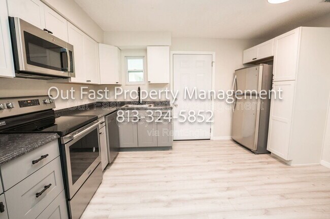 Building Photo - 430 3rd Ave