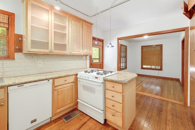 Building Photo - 1205 Palo Duro Rd