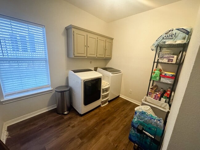 Building Photo - Beautiful Keene Home - 5 Bedroom, 2.5 Bath