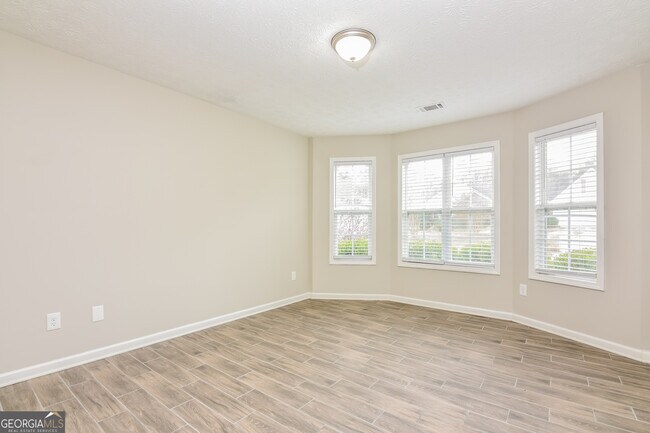 Building Photo - 45 Berkshire Run