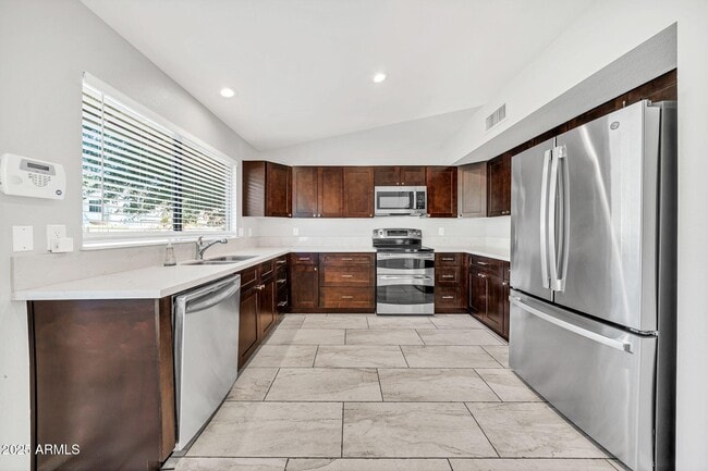 Building Photo - 5044 E Paradise Ln