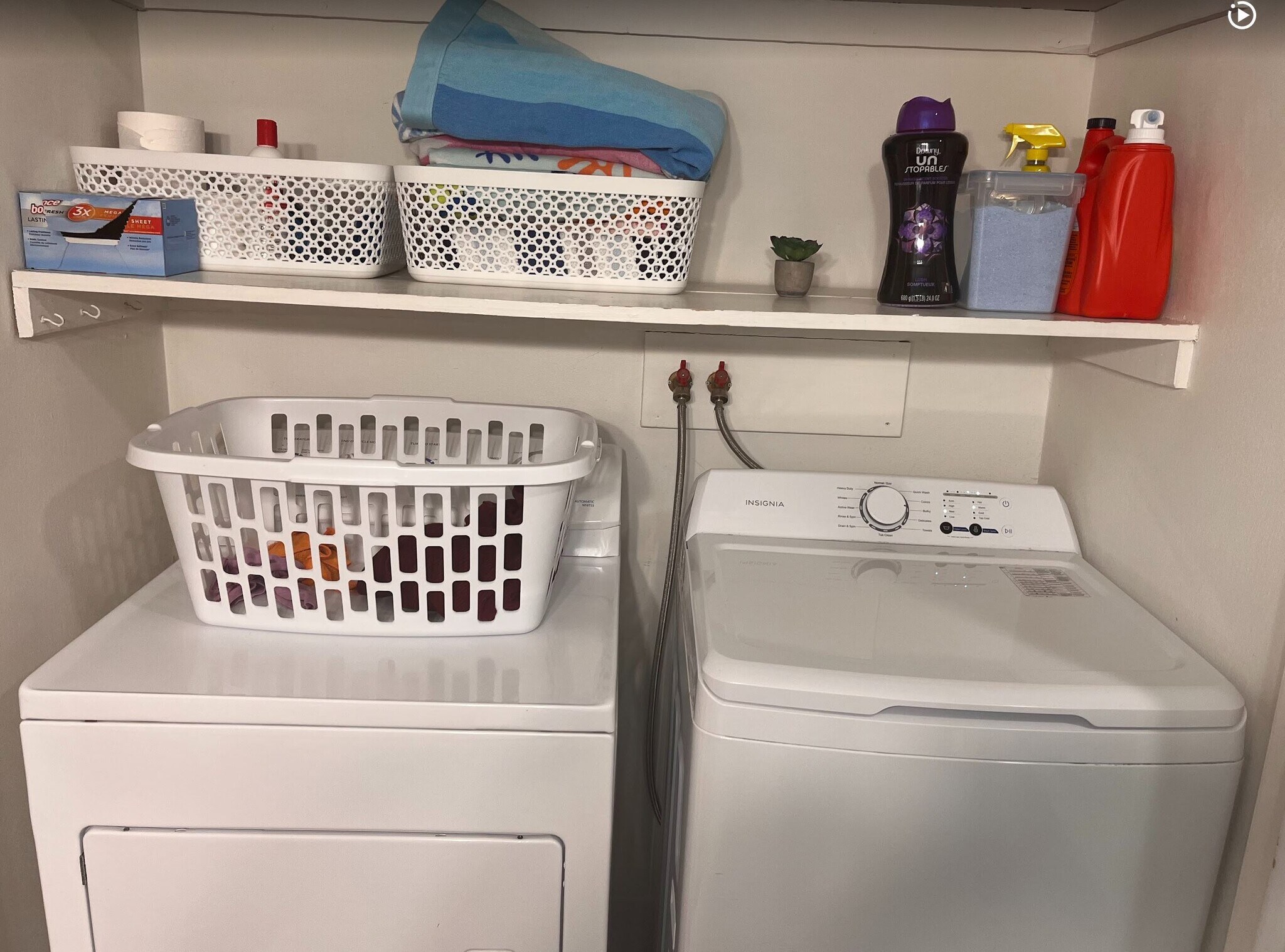 Washer Dryer in Main Hall Bath - 39 Baylis St