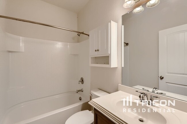Building Photo - 1307 Hidden Valley Dr