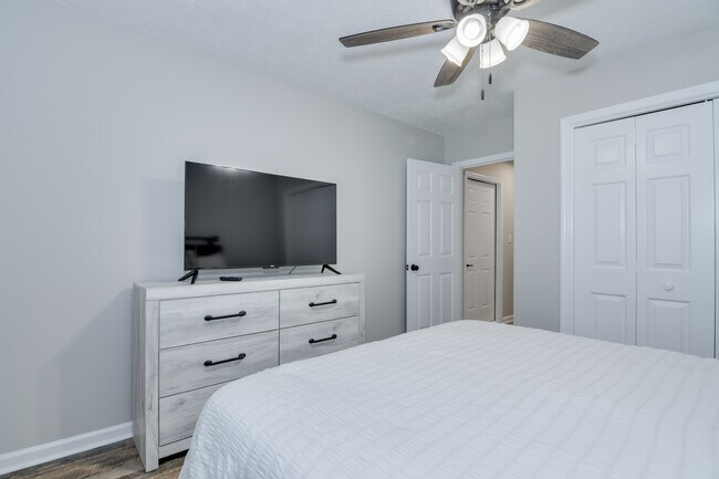 Building Photo - 219 Jasper Rd