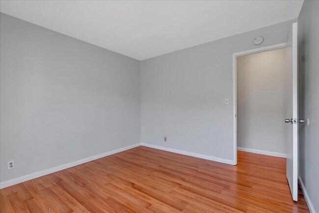 Building Photo - 30079 Vanderbilt St