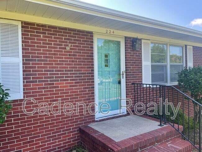 Building Photo - 224 Wood Dale Dr