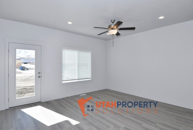 Building Photo - 4798 Breezy Patch Rd