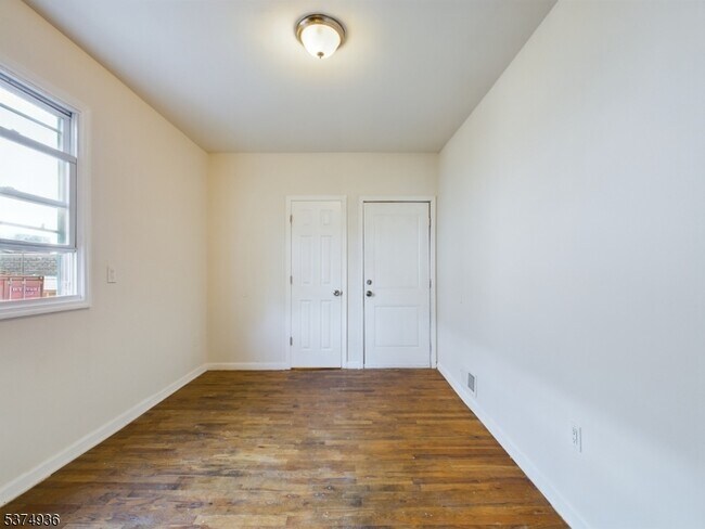 Building Photo - 255 S 19th St