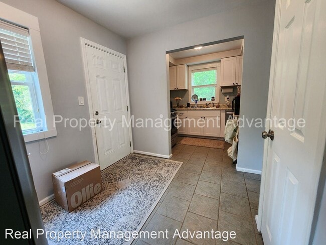 Building Photo - 4 br, 2 bath House - 23045 Church St.