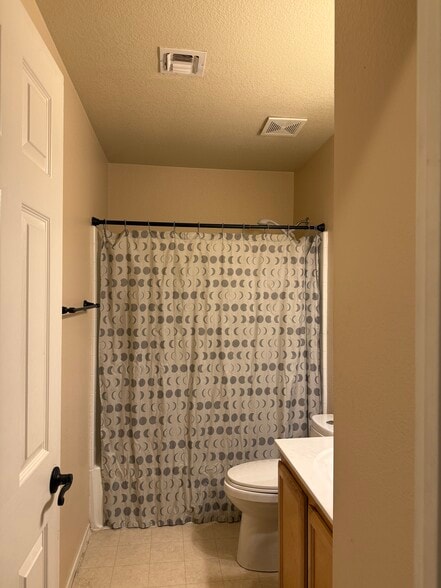 Bathroom - 3508 N Sierra Springs Dr