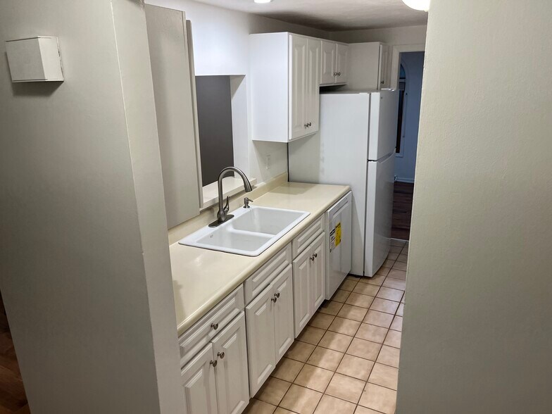 Building Photo - 921 Onondaga St