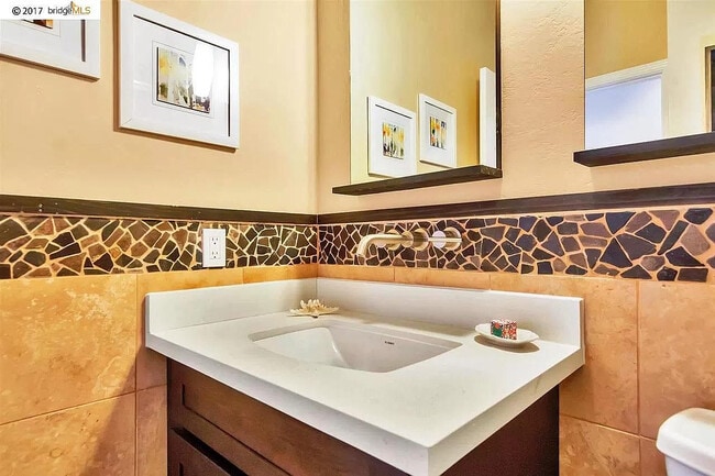 Building Photo - 4724 Cove Ln