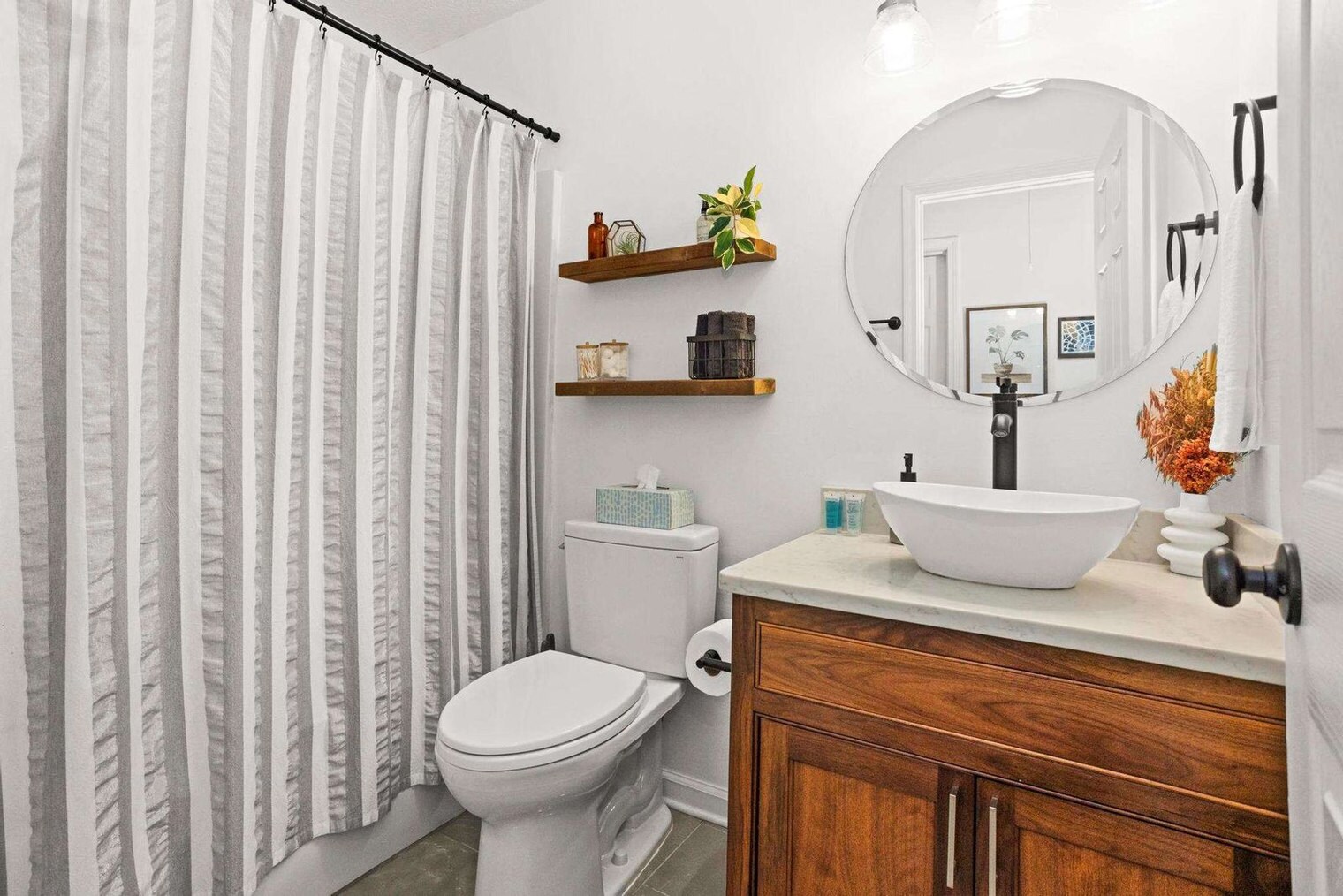 Building Photo - 3842 Hutson Ave