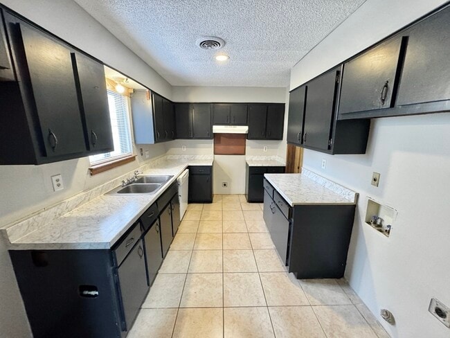 Building Photo - 3786 Tchulahoma Rd