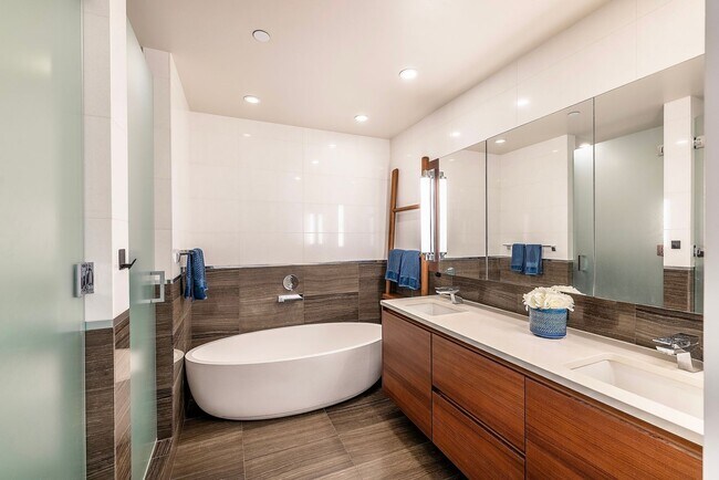 Building Photo - Enjoy Panoramic Ocean Views and Luxury Living at Anaha, Ward Village