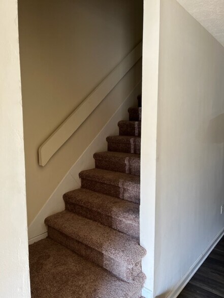 Building Photo - 240 Scandia Cir
