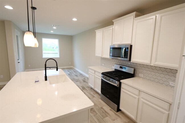 Building Photo - 25907 Rose Frost Ct