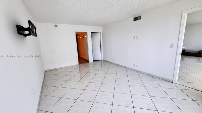 Building Photo - 230 174th St