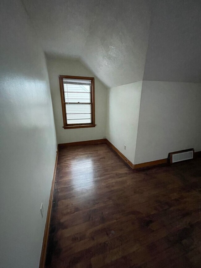 Building Photo - 2828 S 48th St