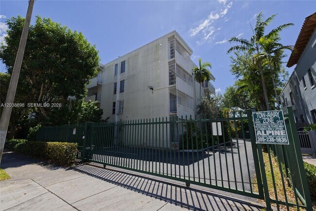 Building Photo - 5838 SW 74th Terrace