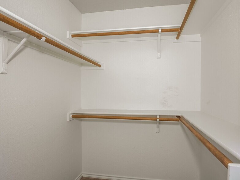 Building Photo - 840 Voltamp Dr