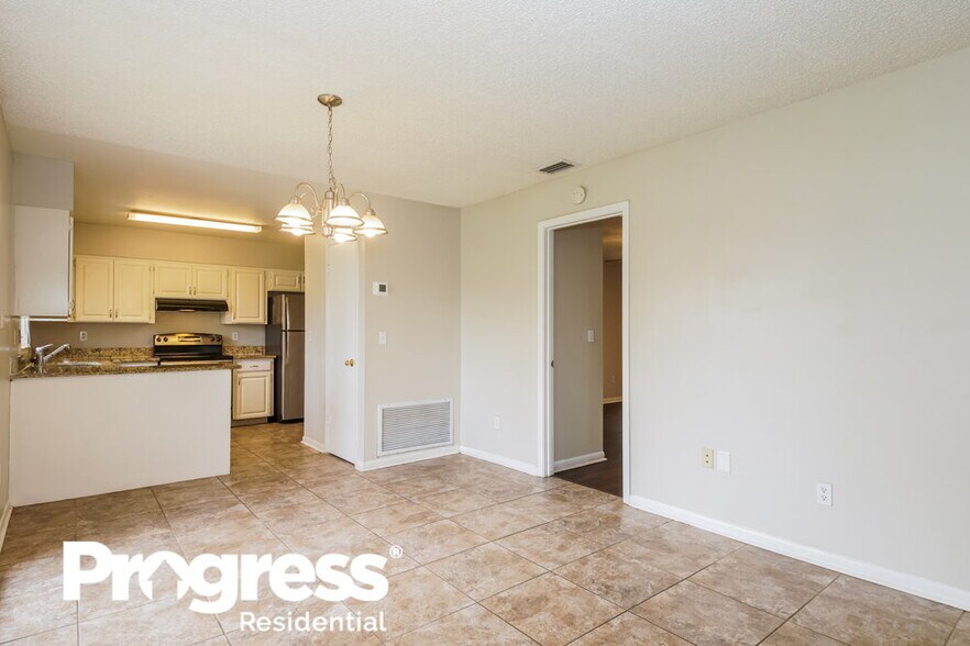 Building Photo - 2141 Kendall Ct