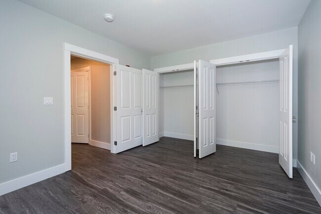 Building Photo - 50 Country Way