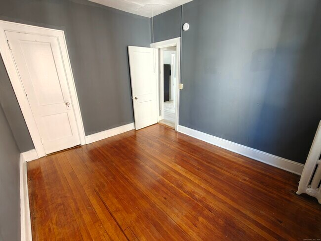 Building Photo - 42 Groton St