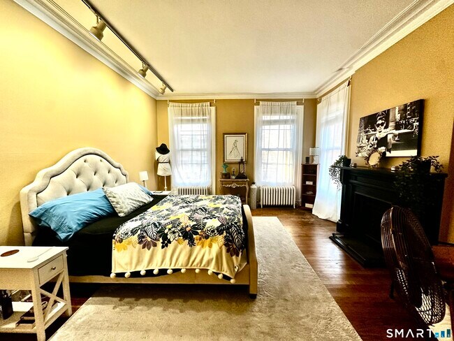 Building Photo - 95 Olive St