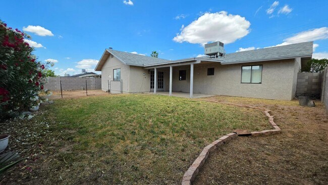 Building Photo - 4657 E Covina St