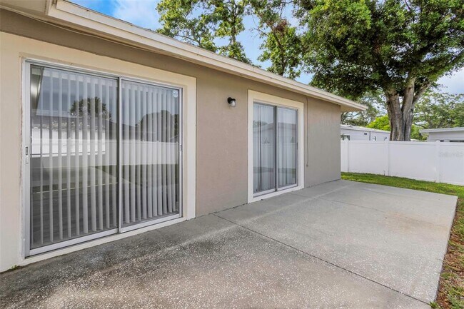 Building Photo - 105 Timberview Dr