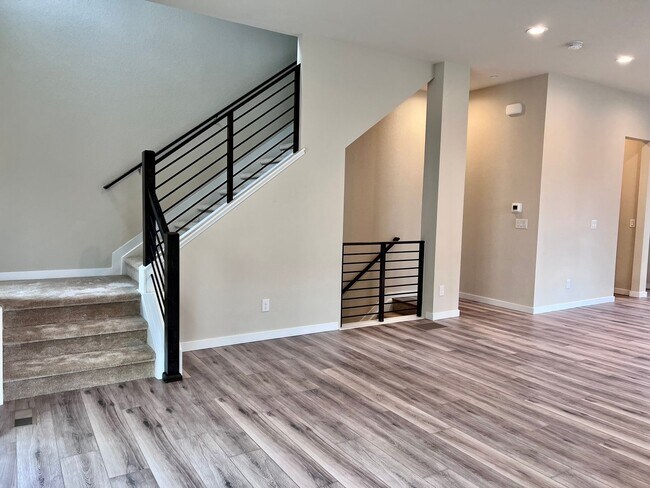 Building Photo - Welcome to Downtown Superior!! Make this L...