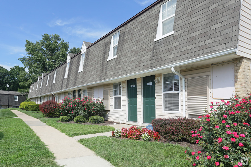 Building Photo - Townhomes at Rivers Gate