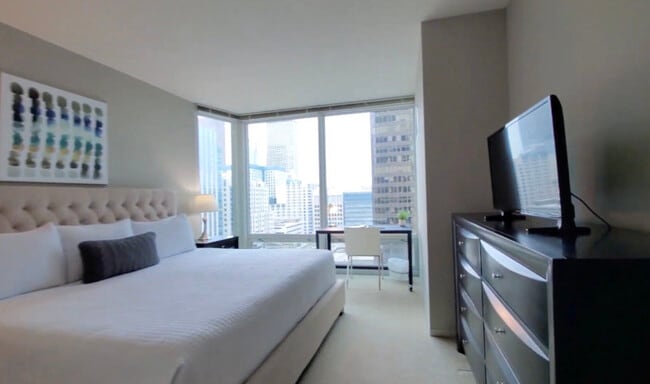 Building Photo - 245 E Ohio St