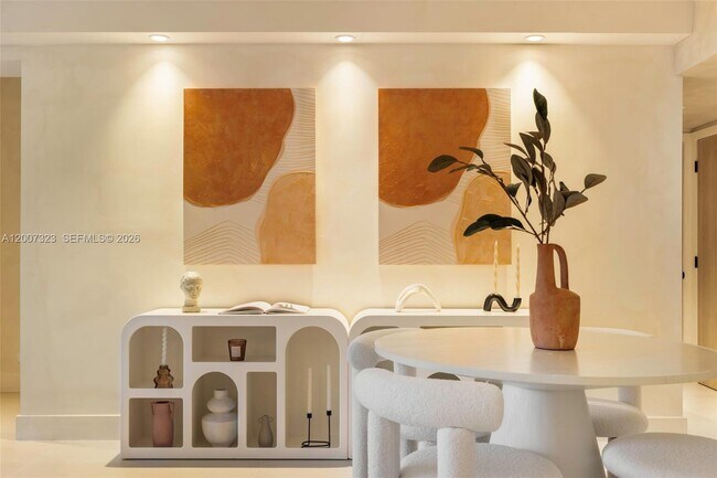 Building Photo - 2301 Collins Ave
