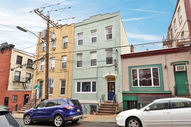 Building Photo - 104 6th St