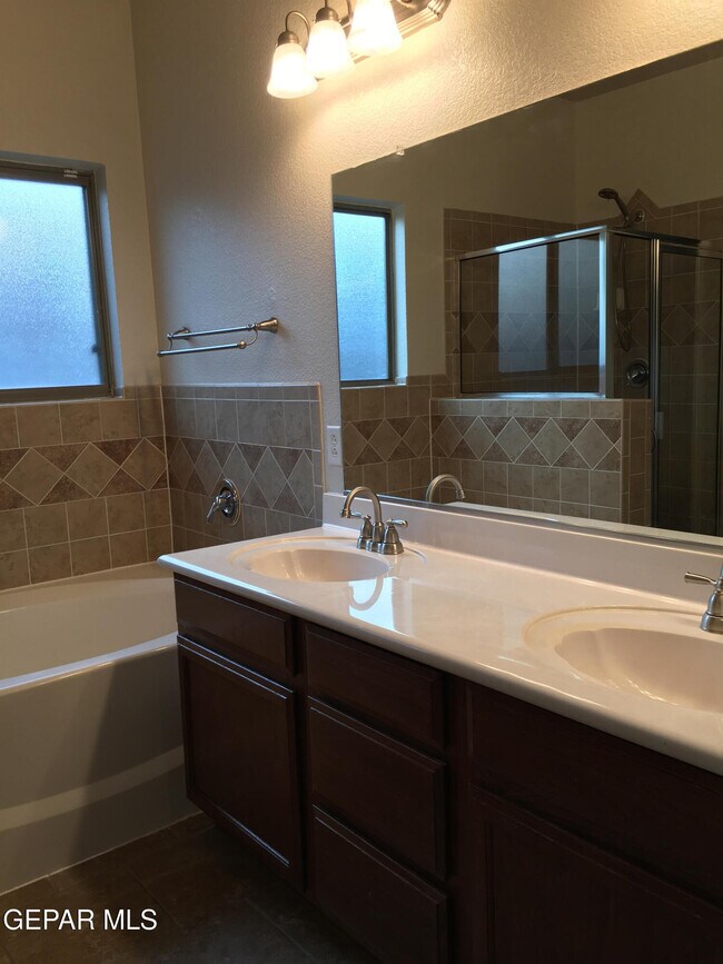 Building Photo - 14345 Apache Point Dr