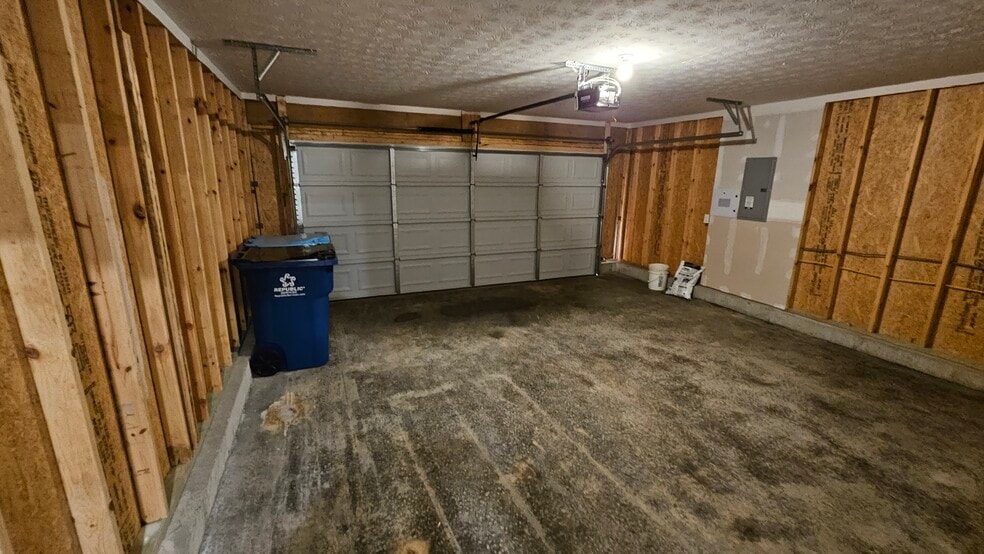 Garage - 4209 Tingle Dr