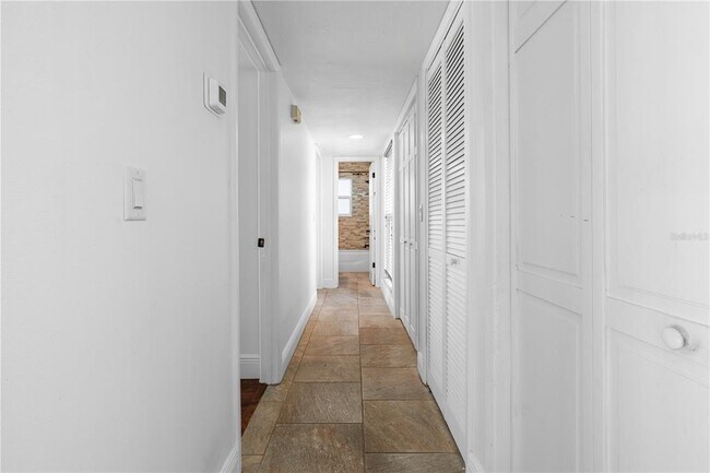 Building Photo - 7815 N River Shore Dr