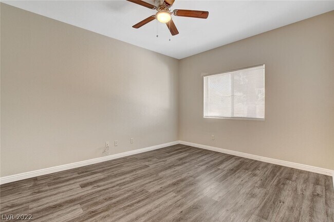 Building Photo - 5650 E Sahara Ave