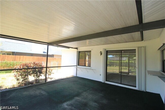 Building Photo - 224 Erie Dr