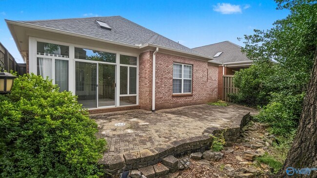 Building Photo - 141 Canterbury Dr
